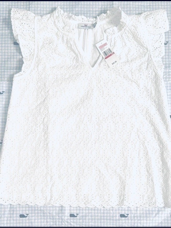 Vineyard Vines Tops - NWT Vineyard Vines Women’s White Eyelet Flutter Sleeve Top - Size XS